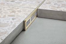 Schlüter-Terrazzo dělící lišta do teraca, mosaz přírodní, v: 30 mm, š: 4 mm, d: 2,5 m